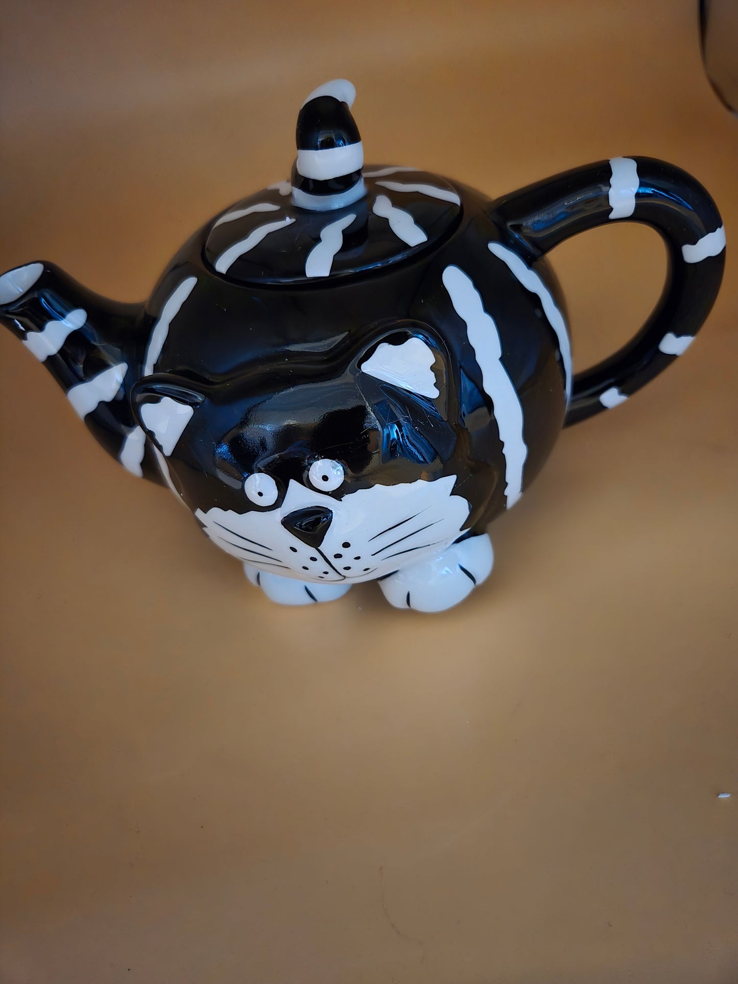 CHESTER CAT DOLOMITE TEAPOT