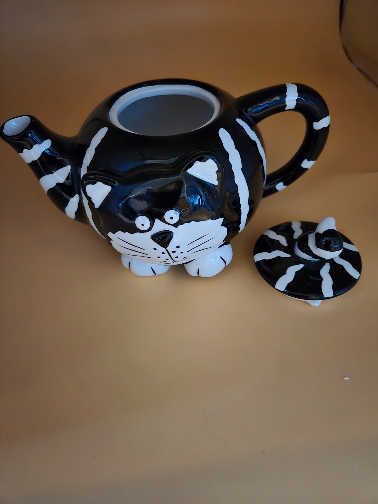 CHESTER CAT DOLOMITE TEAPOT