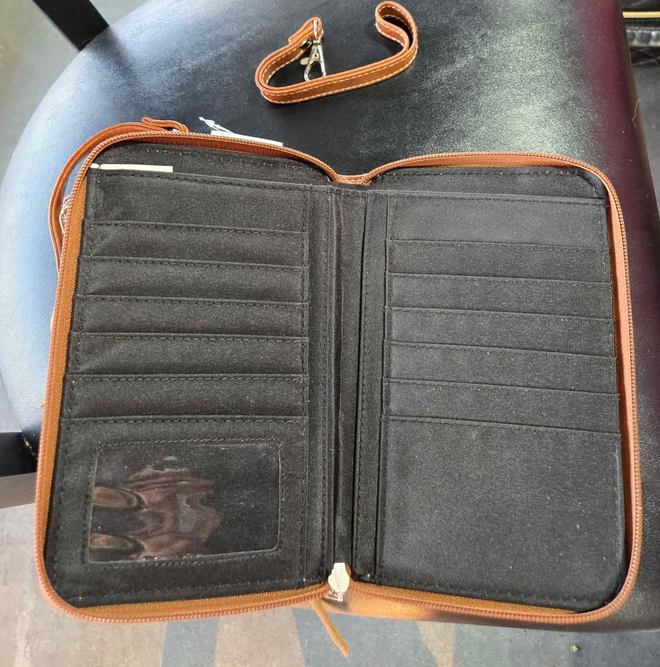 Women's Western Floral Damask Medallion Crossbody Phone Wallet