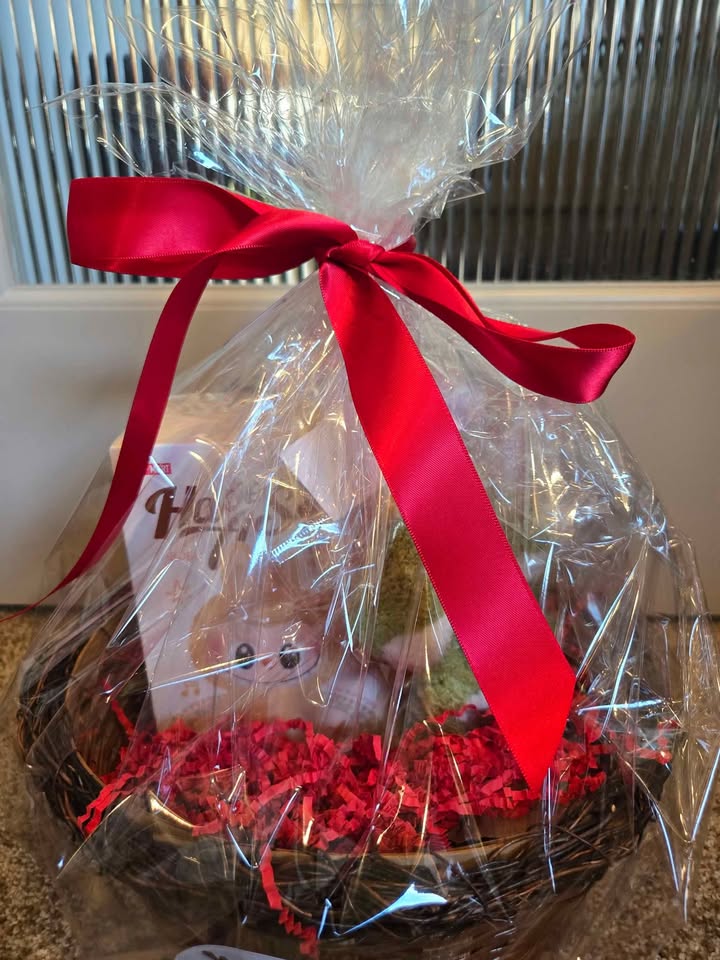 Holiday Gift Basket - Labubu Have a Seat with outfit