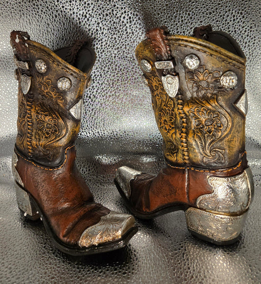BOOTS N SPURS RESIN BOOT VASE