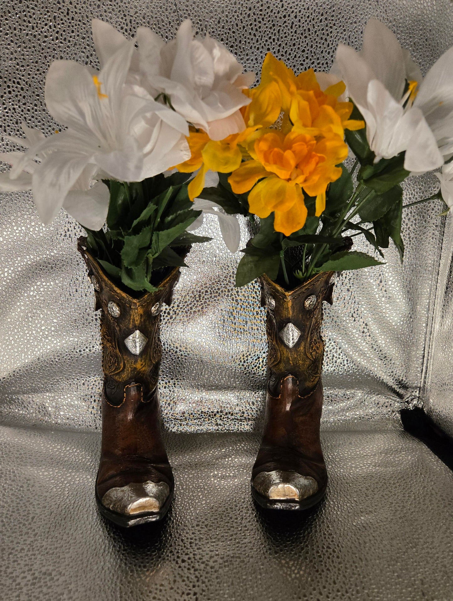 BOOTS N SPURS RESIN BOOT VASE